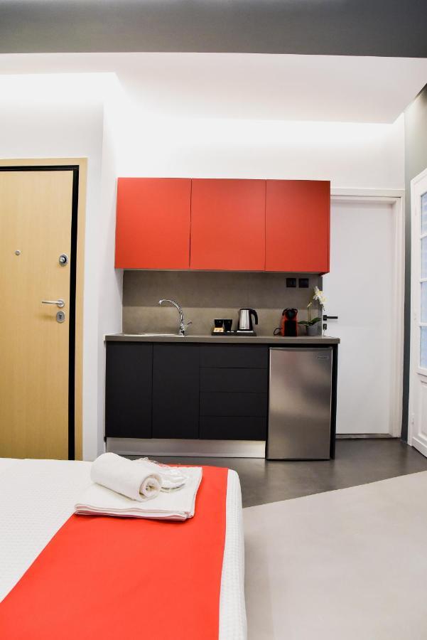 Central44 Yolo Casual Suite Athens Exterior photo